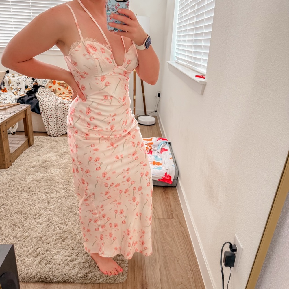 Chic Floral Midi Dress in Pink